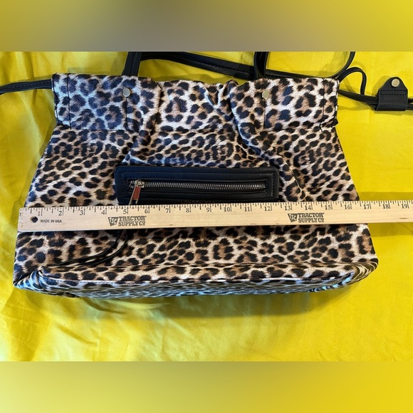 London Fog Leopard Print Tote Bag Zip Top Purse w/ Side Pulls Large - Picture 8 of 8
